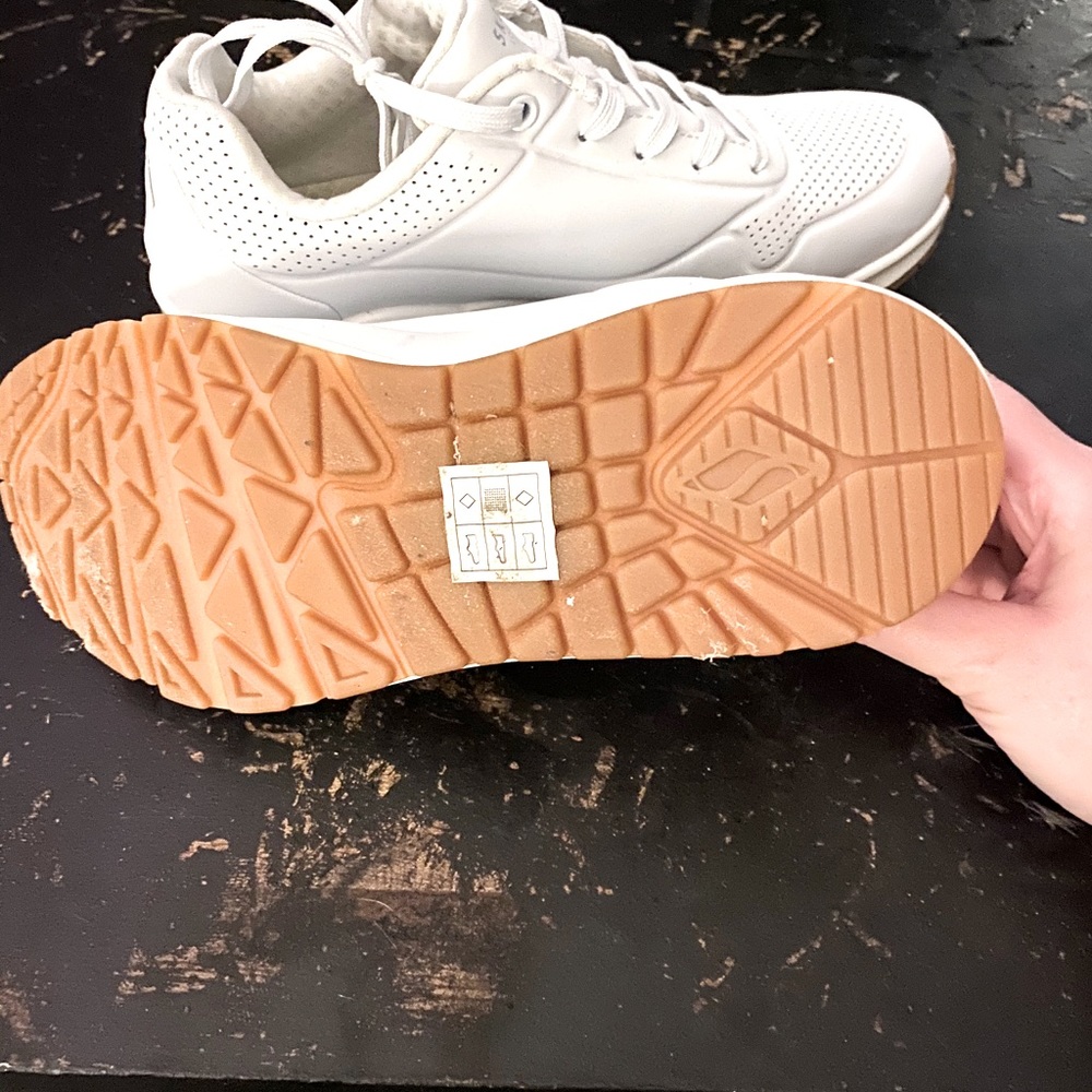 Skechers Women’s Street Uno-Stand on Air Sneaker